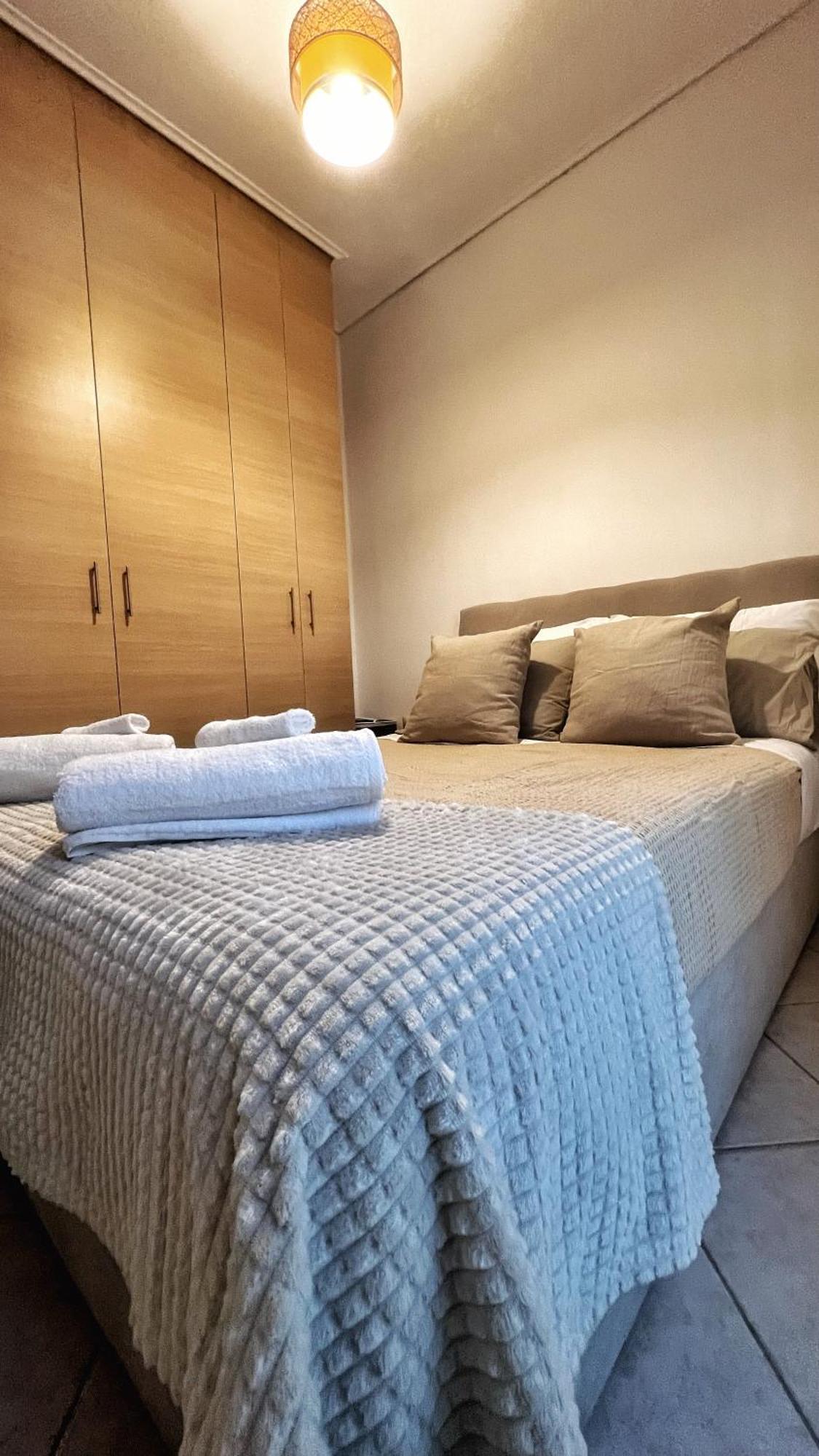 H&H Cozy Retreat Apartment Piraeus Exterior photo